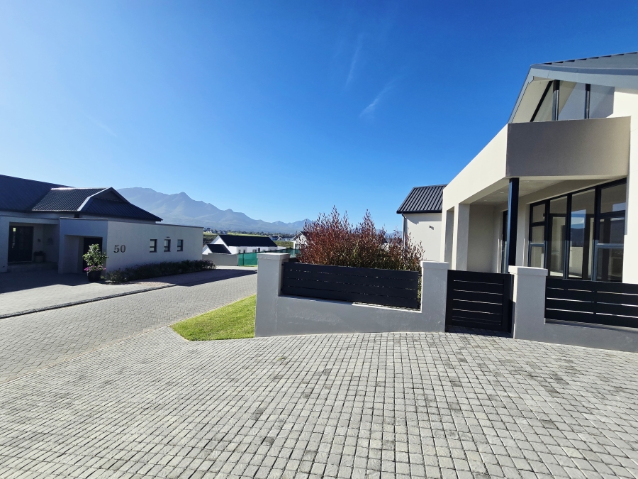 4 Bedroom Property for Sale in Kingswood Golf Estate Western Cape